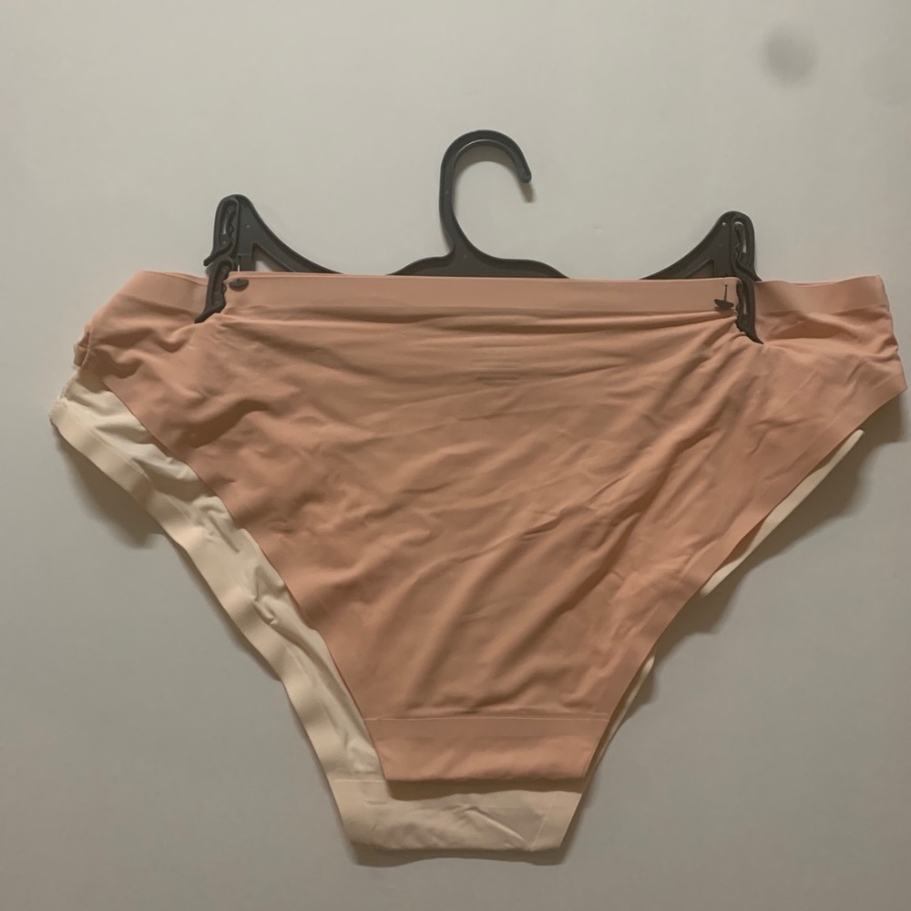 🆕Vince Camuto 2 Brand New No Show Bikini Panties.